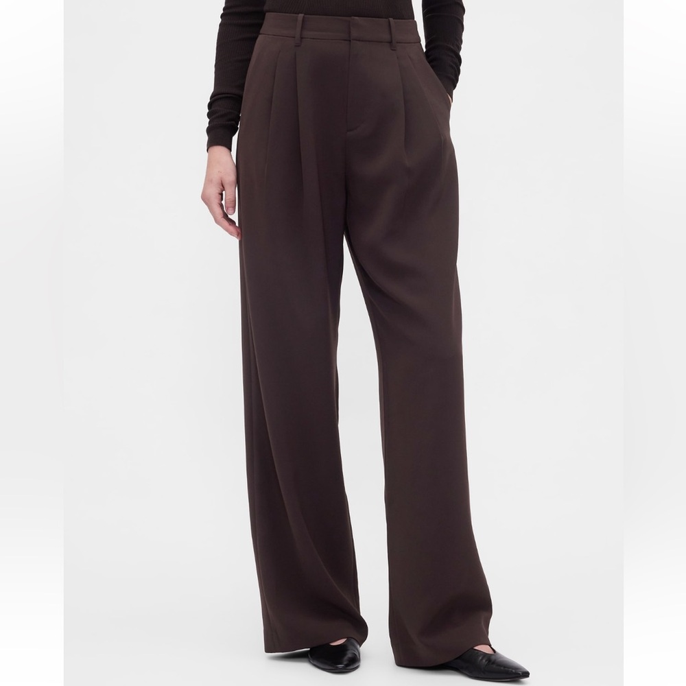 GAP | Women's Pleated Wide-Leg Trousers | Dark Brown | Size 2P